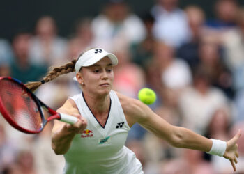 ‘디펜딩 챔프’ 리바키나, 가뿐하게 2회전 스매싱