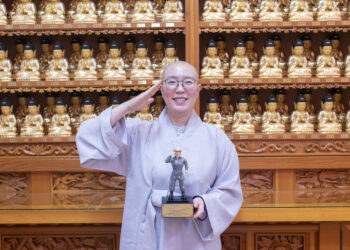 전역한 첫 여성 군종장교 “실패 두려워 말라”