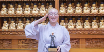 전역한 첫 여성 군종장교 “실패 두려워 말라”