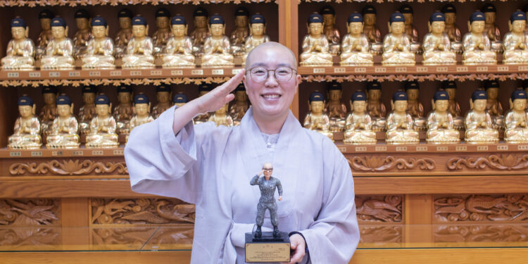 전역한 첫 여성 군종장교 “실패 두려워 말라”