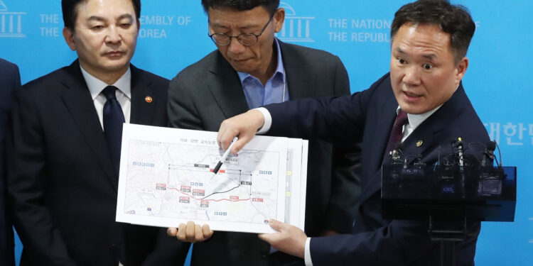 민주 ‘김 여사 일가 양평고속道 특혜 의혹’ 공세에 원희룡 “사업 백지화… 정치생명 걸겠다” 초강수