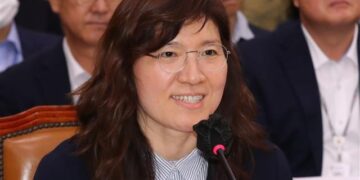 ‘국회 데뷔전’ 장미란 차관…여야 “기대 커” “선수 귀감”