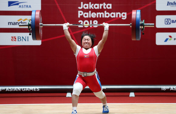 북한, 국제 스포츠 무대 복귀 당겨지나…9월초 역도 세계선수권 예비 명단 제출