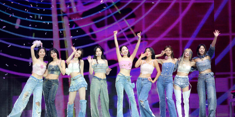 북미 관객 25만명 트와이스에 빠졌다