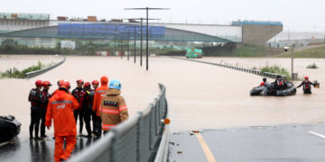 “최소 17명 고립” 오송 지하차도 배수작업 안간힘(종합)