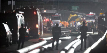 “28초 통화가 母와의 마지막”…오송 침수 지하차도 잠수부 투입