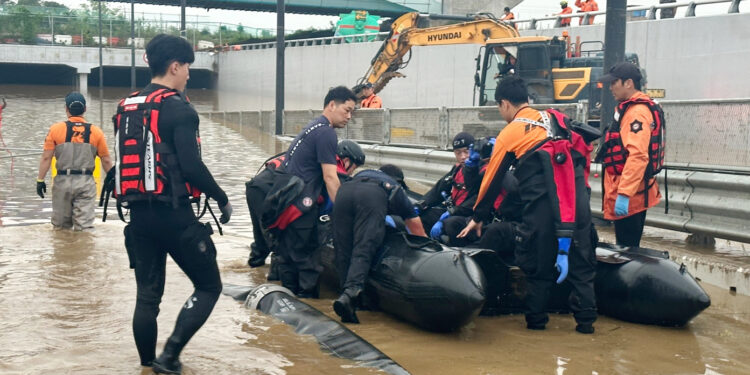 “오송 지하차도서 5명 숨진 채 발견…전원 버스 탑승객” 다른 실종자는