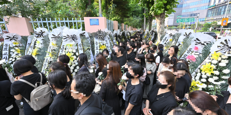 ‘극단선택 교사’ 교권 침해 의혹… 유족 측 “학부모 마찰 수사해 달라”