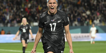 ‘개최국 자존심’ 호주·뉴질랜드, 승전가 합창