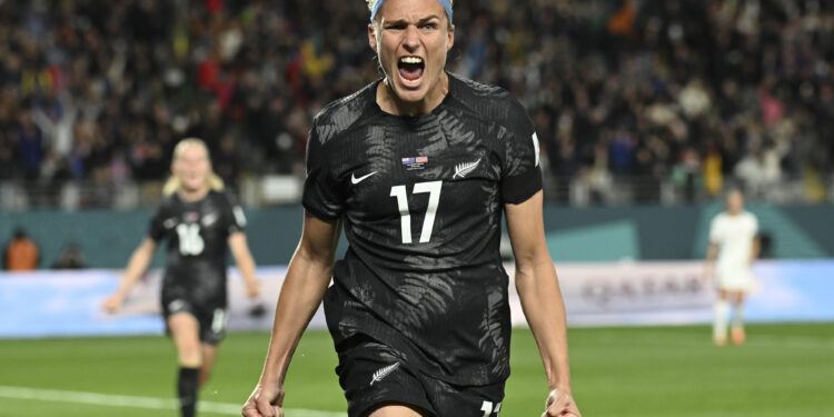 ‘개최국 자존심’ 호주·뉴질랜드, 승전가 합창