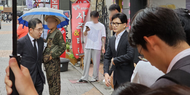 한동훈, ‘신림 흉기난동’ 현장 방문…“사이코패스 관리 고민”