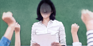 “만삭인데 배 차고 침 뱉어”…교사 부모님까지 무릎 꿇린 학부모