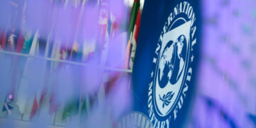 IMF, 올해 한국 성장률 1.5%→1.4%로 하향