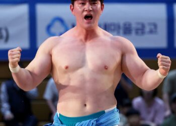 ‘머슬 대장’ 차민수, 6초 만에 올해 민속씨름 3관왕 번쩍