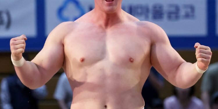 ‘머슬 대장’ 차민수, 6초 만에 올해 민속씨름 3관왕 번쩍