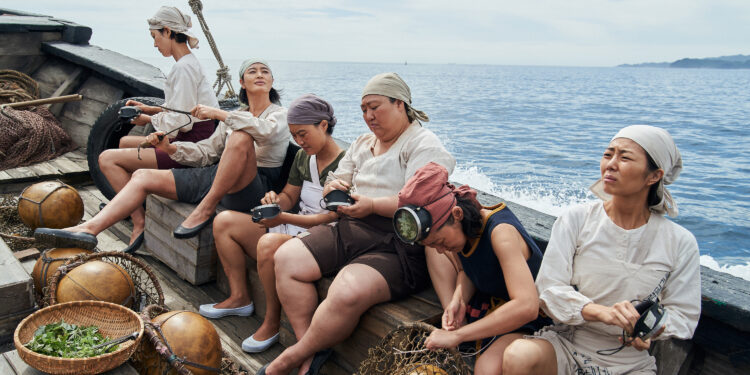 취향 따라 극장 피서 떠나 볼까