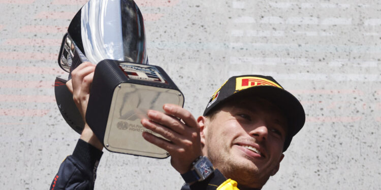 8연승+전반기 10승… ‘새 전설’ 페르스타펜