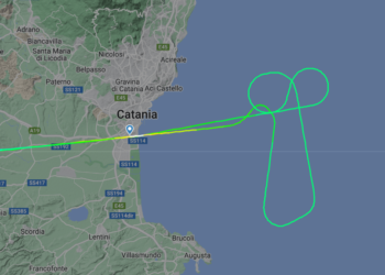 하늘에 ‘24㎞ 男성기’ 그린 조종사… 우회명령에 화나서?