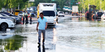 [포토] 인천 바닷물 역류 도로 침수