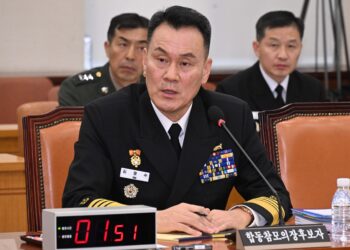 윤 대통령, 청문보고서 없이 김명수 합참의장 임명