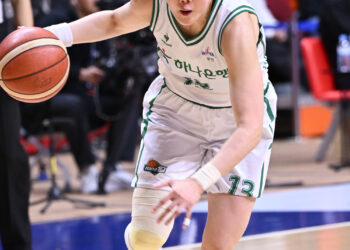 지난시즌 6승 하나원큐, 이번 시즌 벌써 2승…김정은, 통산 득점 2위 등극