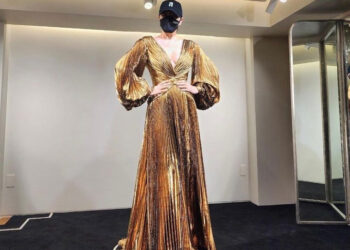 청룡의 여신 김혜수 “30년간 드레스 준비한 스태프 존경·감사”