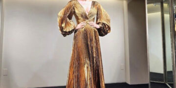 청룡의 여신 김혜수 “30년간 드레스 준비한 스태프 존경·감사”