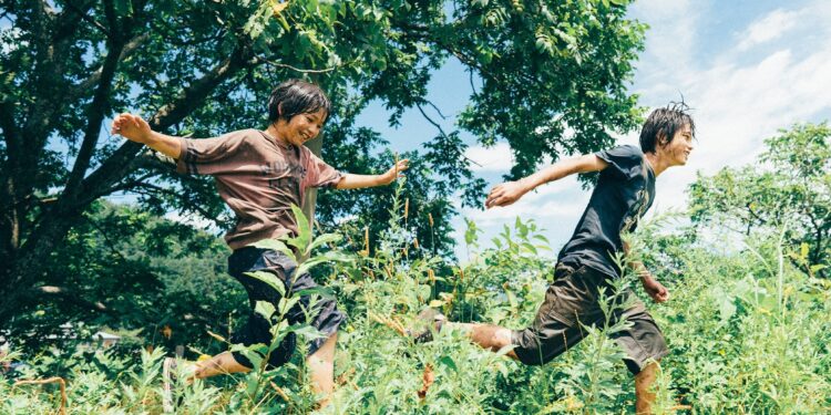 진실을 안다는 자만, 왜곡된 시선… ‘괴물’은 누구일까[영화 리뷰]