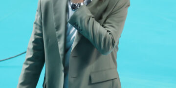 ‘매각설’ 한전 권영민 감독 단벌 신사의 비밀