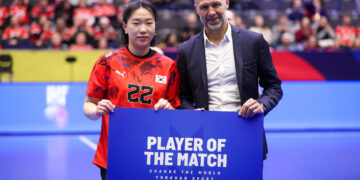 한 골 부족해… 여자 핸드볼 첫발 ‘삐끗’