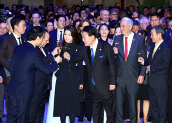 [포토] ‘국경일 리셉션서 건배’ 윤석열 대통령