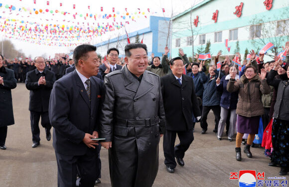 [포토] 北김정은, 지방 대의원선거 투표
