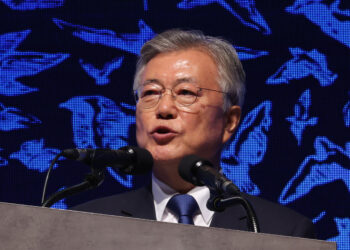 문재인 “북핵 발전, 합의 파기·대화 중단이 촉진”