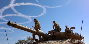 [속보] 이스라엘군 “가자지구 하마스 상대 전투 재개”(로이터)