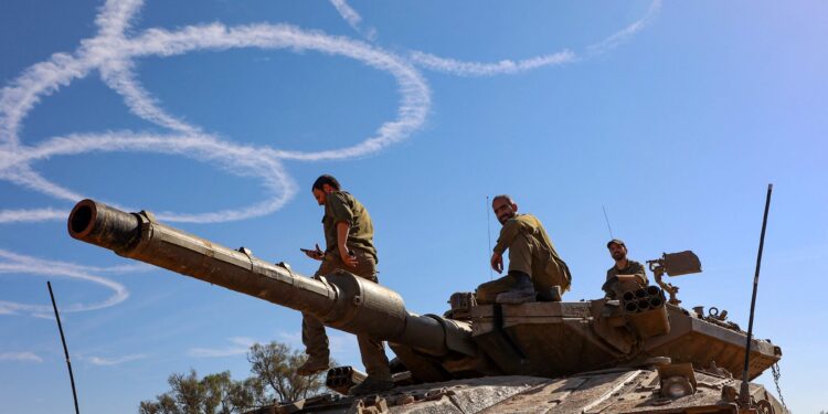 [속보] 이스라엘군 “가자지구 하마스 상대 전투 재개”(로이터)