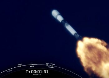“北 장갑차 넘버링까지 식별” 한국 첫 정찰위성 발사 성공 (영상)