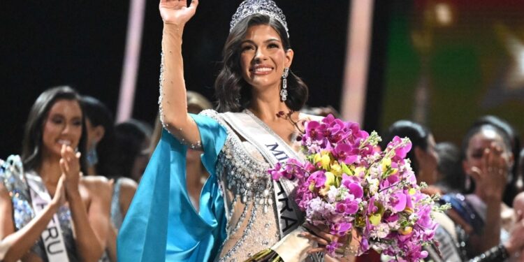 “이건 미녀 쿠데타”…미스유니버스에 ‘반역죄’ 꺼낸 이 나라