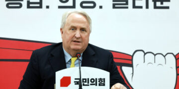 ‘정치수술’ 못하고… 인요한 혁신위, 42일만에 퇴장