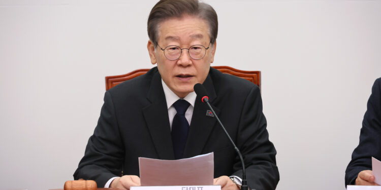 ‘비명’ 조응천 “이재명이 전화와 ‘왓츠롱’”…李, 통합 움직임 본격화할까