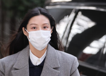 조민, 입시비리 첫 재판서 “검찰, 부당하게 뒤늦은 기소… 무효 돼야”