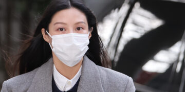 조민, 입시비리 첫 재판서 “검찰, 부당하게 뒤늦은 기소… 무효 돼야”