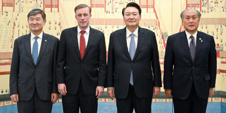 尹, 한미일 안보실장과 관저 만찬 “3국 협력 과거보다 더 중요”(종합)