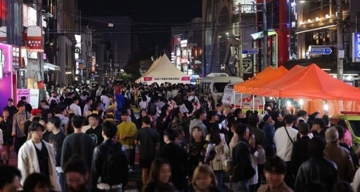 초저출산 대한민국… 이제 49세도 ‘청년’입니다 [김유민의 돋보기]