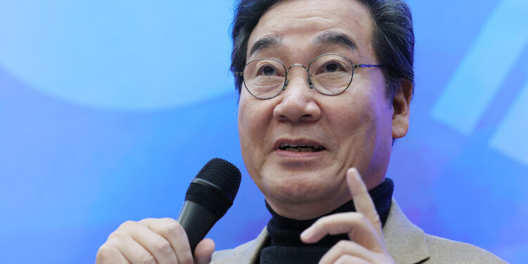 “윤석열·이재명으론 답 없다…대안 불가피” 신당 불 지핀 이낙연