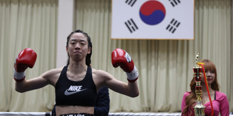 ‘소아과 청진기 든 女복서’…세계 챔피언 청신호 켜졌다