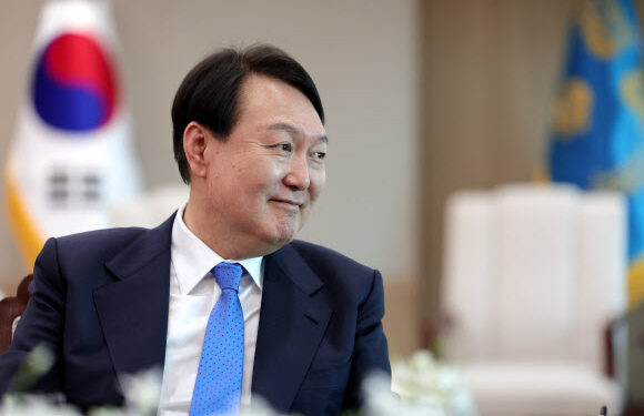 尹대통령 “美·日·네덜란드와 반도체 협력 대폭 강화”