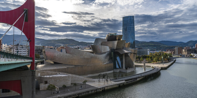 도시를 바꾼 곡선, 인간 삶까지 바꾸다[정여울의 힐링 스페이스]