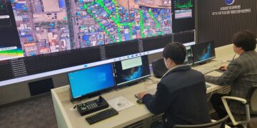 굴뚝엔 드론, 차량은 관제센터, 도로엔 청소차… 미세먼지 꼼짝마!