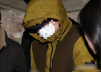 “가족이 아픕니다”…아내 살해 변호사 ‘119 신고’ 녹취록 보니