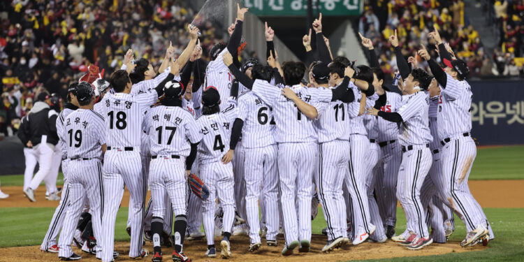 29년 만에 LG, 27년 만에 안세영 정상… 환희의 K스포츠